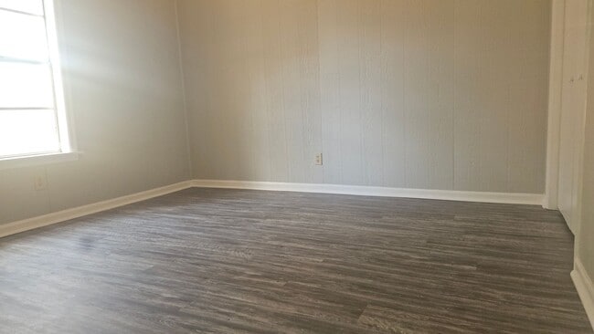 Building Photo - Catalina Beach Estates