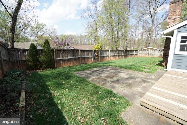 Building Photo - 322 Sugarland Run Dr