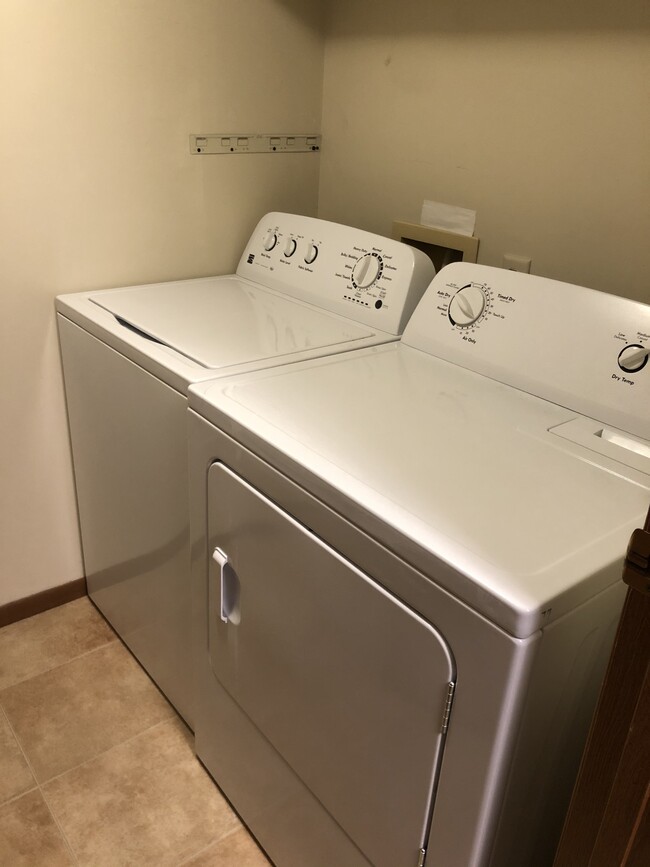 Laundry Room - 108 Hartford Ct