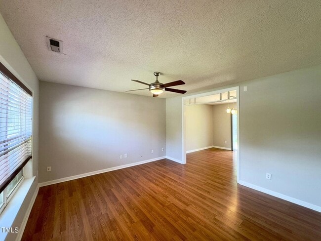 Building Photo - 324 Downing Glen Dr
