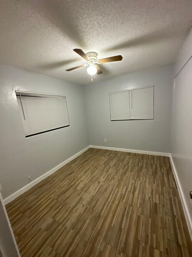 Building Photo - 2845/2847 W 6th St.