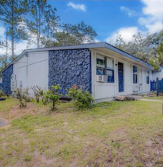 Building Photo - 4929 N Pine Hills Rd
