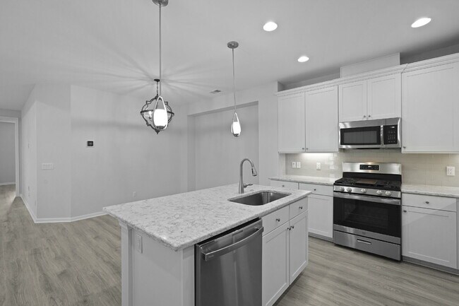 Building Photo - "Charming 2-Bedroom Retreat with 2 Baths and Den - 1558 Sq. Ft. of Comfort in Latitude Margaritav...