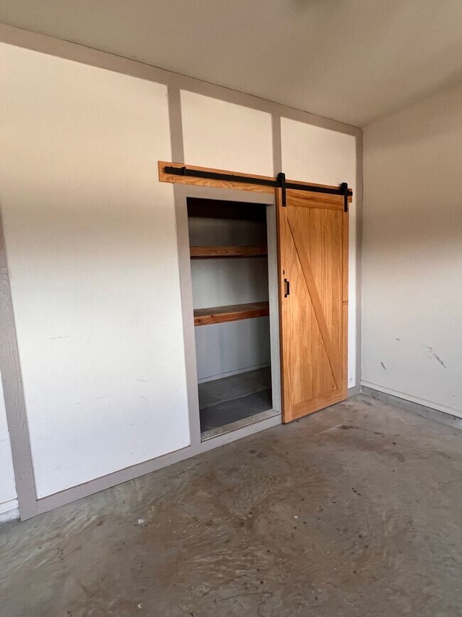 Building Photo - Spacious 5-Bedroom Harker Heights Home with 3 Living Areas & 3-Car Garage