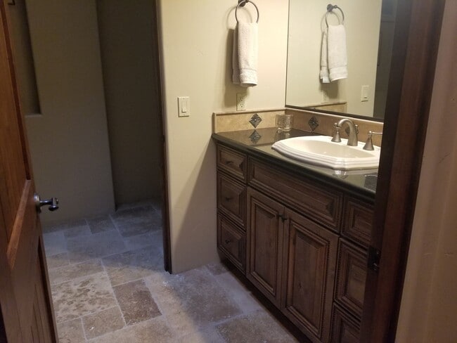 Building Photo - Winter Furnished Rental