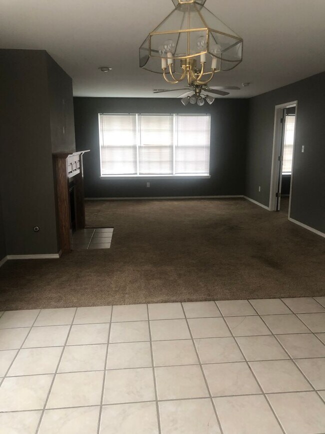 Building Photo - S. S 15th St