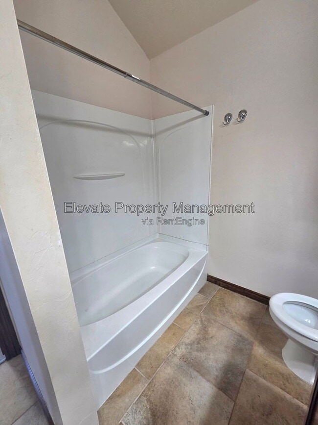 Building Photo - 2300 Starwood Wy