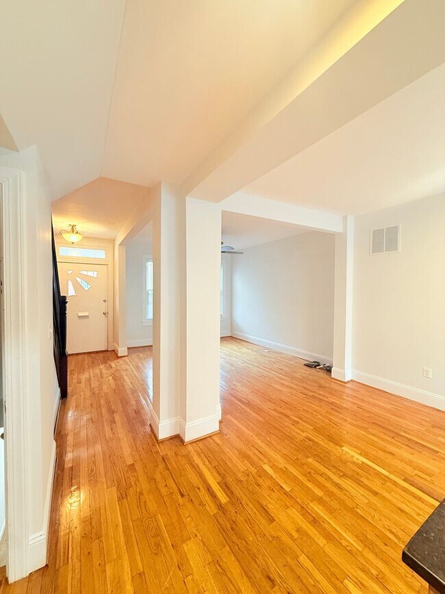 Building Photo - 3BR Rowhome w/ Private Parking | 1,764 Sq Ft | Eckington | $3,855