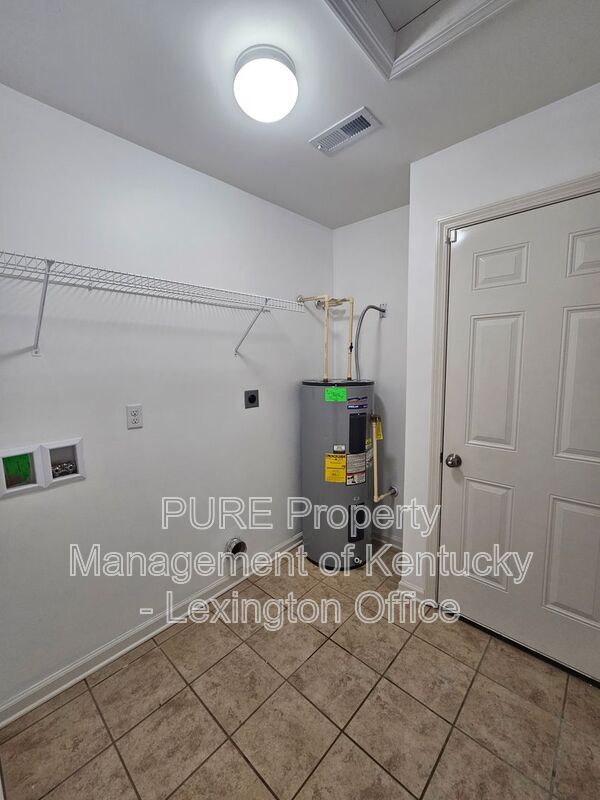 Building Photo - 688 Estrella Dr
