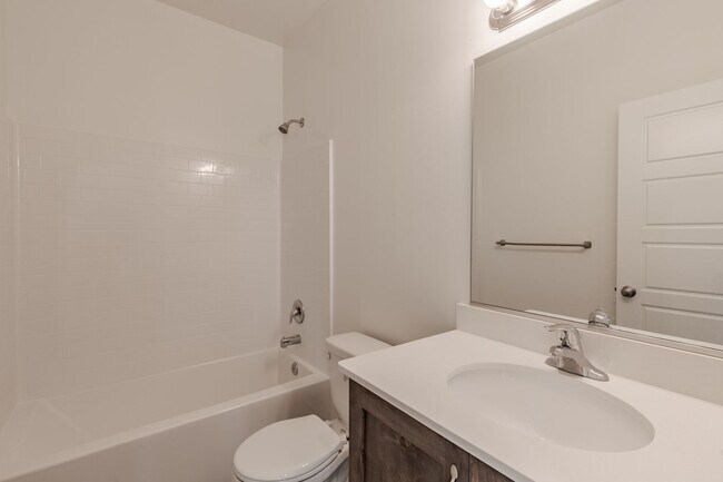 Building Photo - Beautiful Property in the Sage Canyon Neig...