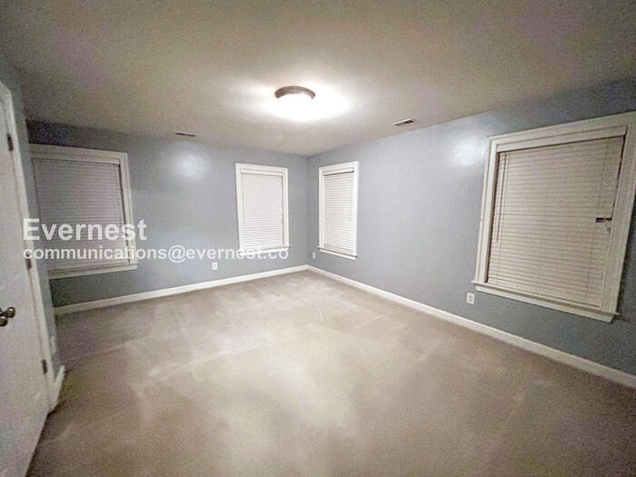 Building Photo - 3204 Eagles Watch