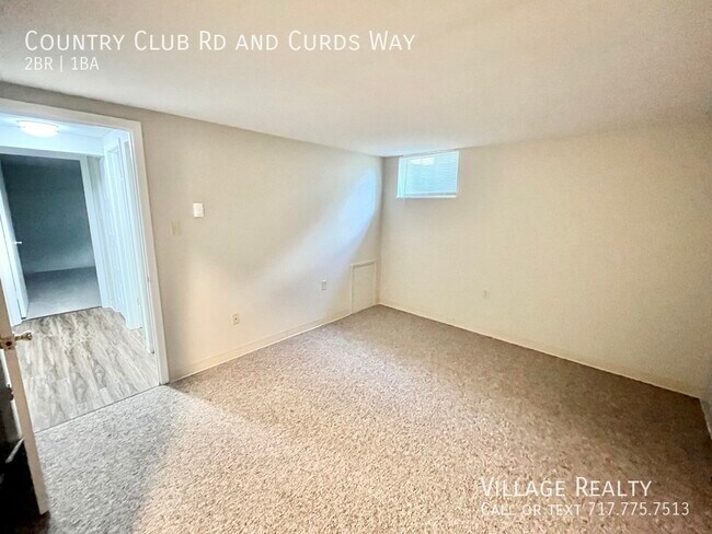 Building Photo - 671 Country Club Rd