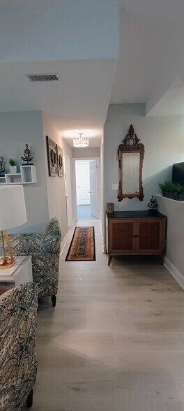 Building Photo - 906 Bitterfield Dr