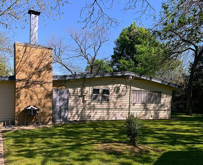 Building Photo - 2408 N 15th St