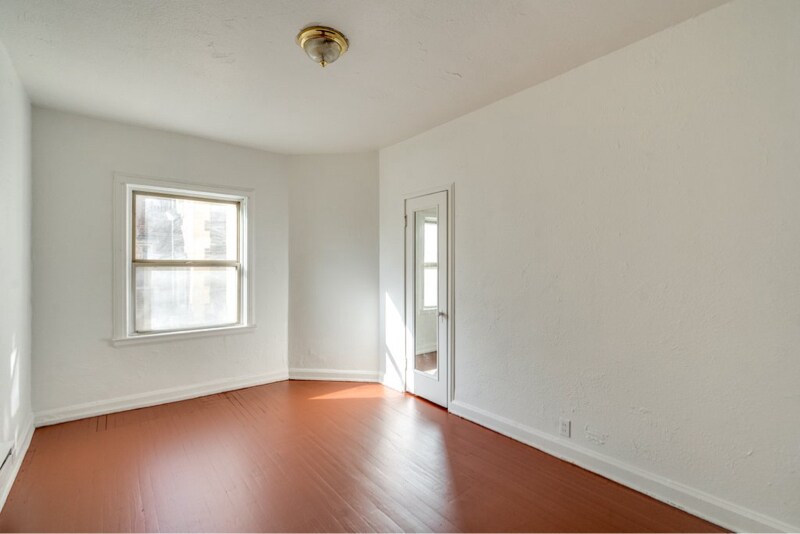 Building Photo - 2828 S Moreland Blvd