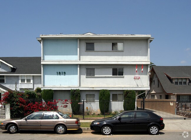 Building Photo - 1819 S Manhattan Pl