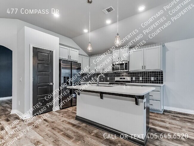 Building Photo - 477 Compass Dr
