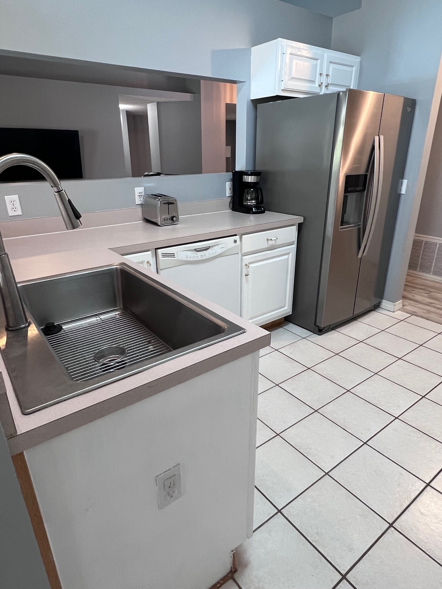 Kitchen - 2524 Bluewater Dr