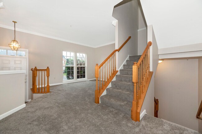 Building Photo - Beautifully Renovated Townhome in Walnut Ridge