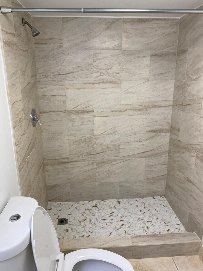 Building Photo - 9143 SW 77th Ave