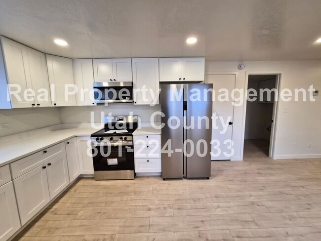 Building Photo - 1148 W 100 N