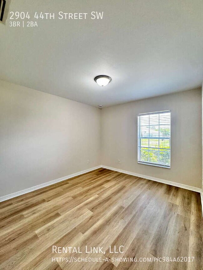 Building Photo - 2904 44th St SW