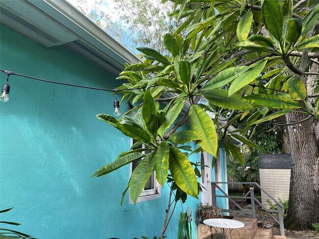 Building Photo - 1602 NE 1st Ave.