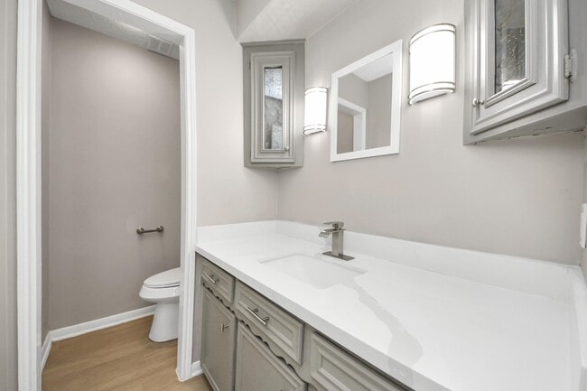 Building Photo - 6222 Vickijohn Dr