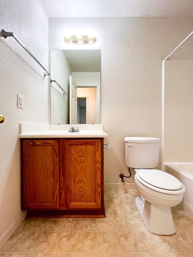 Building Photo - 312 Cedar Ridge Dr