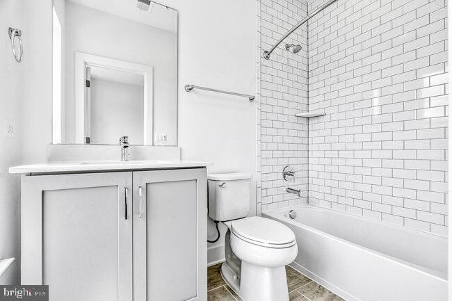 Building Photo - 11236 Bunsen St