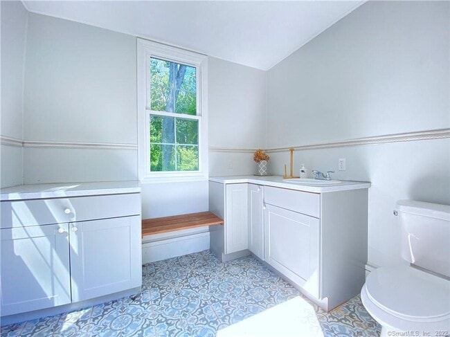 Building Photo - 57 Drum Hill Ln