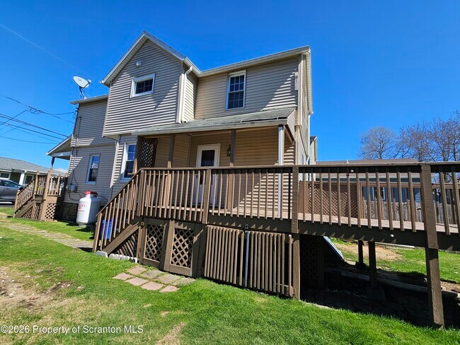 Building Photo - 806 Washington St