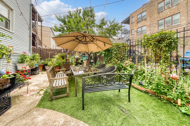 Building Photo - 4854 N Albany Ave