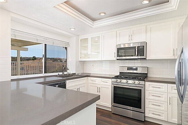 Building Photo - 24332 Kings View