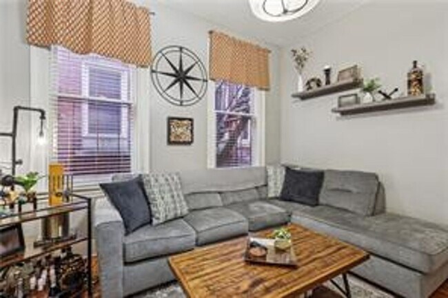 Building Photo - 2 bedroom Apartment in the Heart of The Mexican War Streets