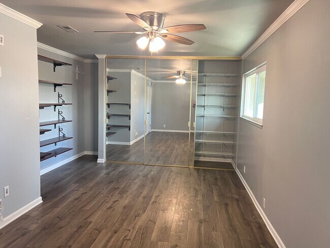 Building Photo - Garden Park Townhomes: 3 Bedroom 3 Bath At...