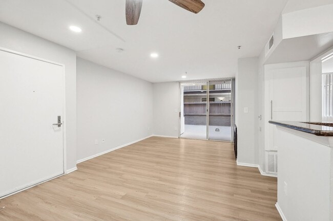 Interior Photo - 310 South Virgil Ave