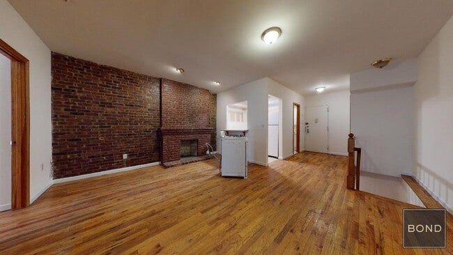 Building Photo - 255 W 93rd St