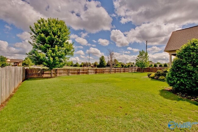 Building Photo - 4905 Saddle Ridge Dr SE