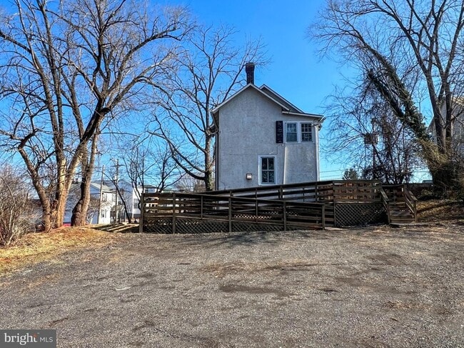 Building Photo - 314 West St
