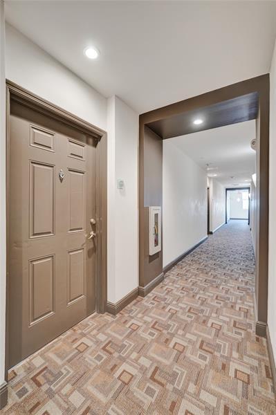 Building Photo - 2401 NE 65th St