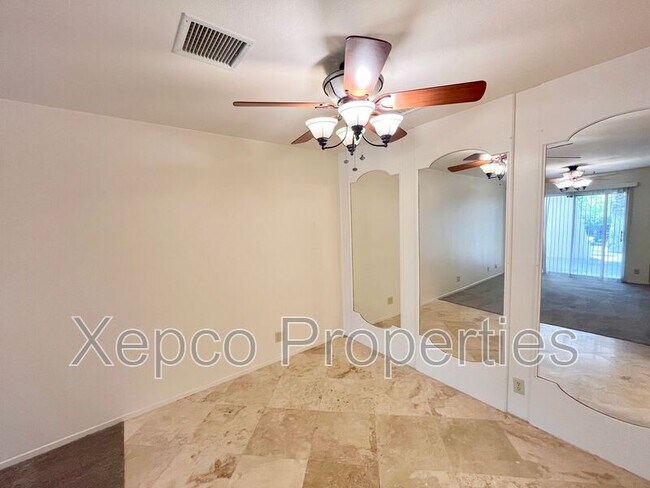 Building Photo - 420 N Villa Ct