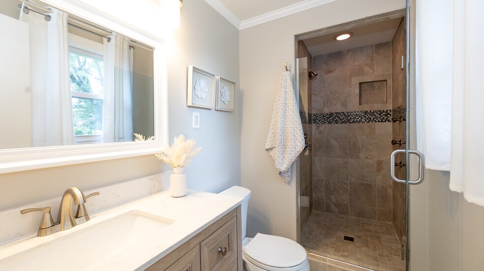 Building Photo - 3808 W 83rd Ter