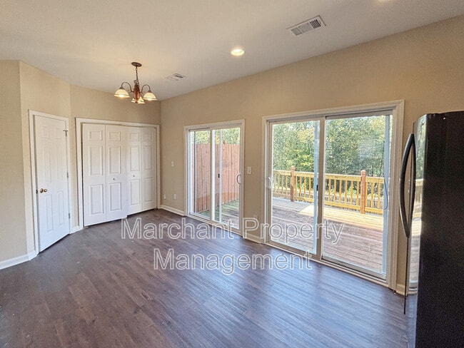 Building Photo - 301 Pampas Ct