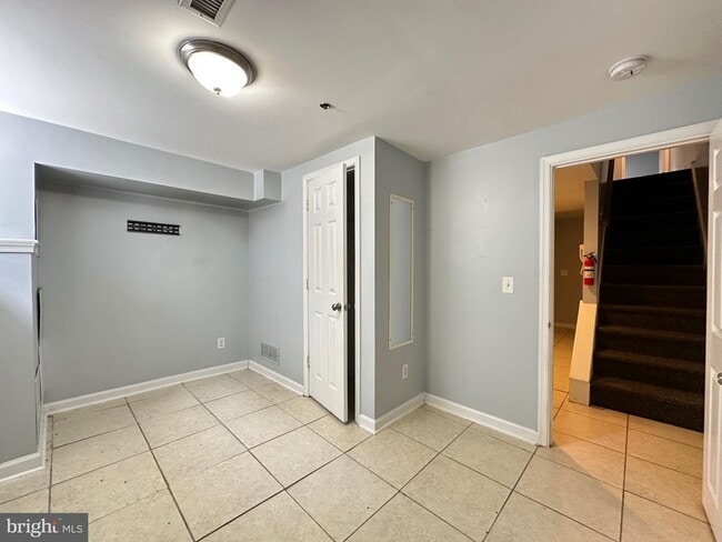 Building Photo - 1835 N Bouvier St