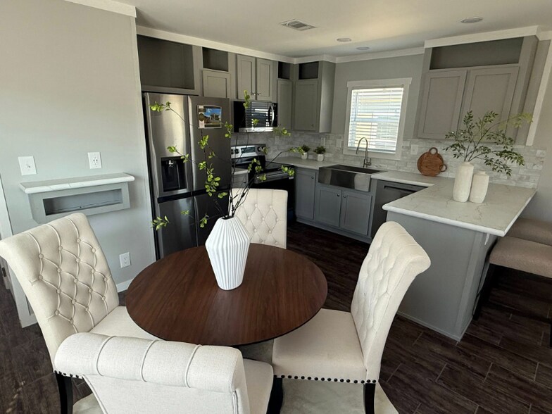 Building Photo - 10118 Falvey Lk Ln