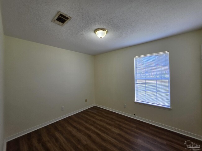 Building Photo - 6942 Falcon Dr