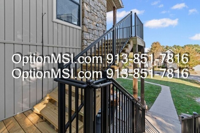 Building Photo - Charming & Spacious 2-Bed / 2-Bath Apartme...