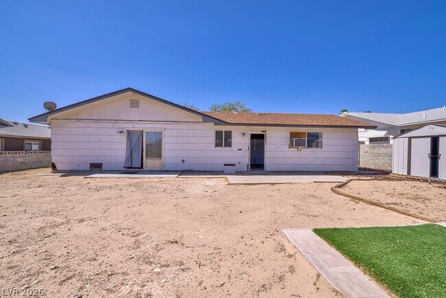 Building Photo - 3990 E Syracuse Dr