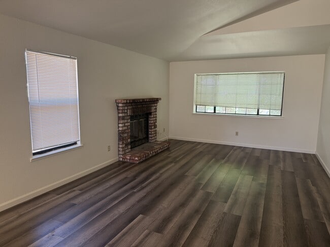 Building Photo - 844 Stetson Way